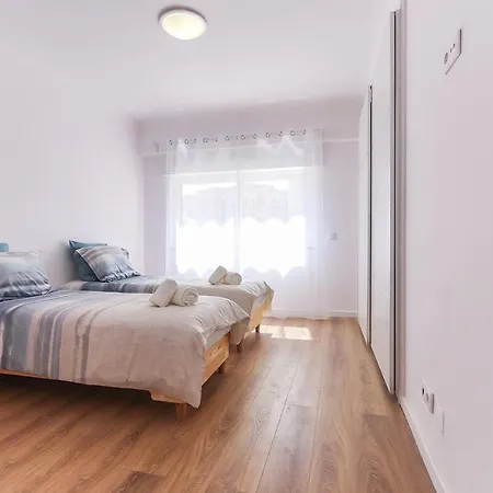 Portucale ! Sunny Design Apartment Costa da Caparica